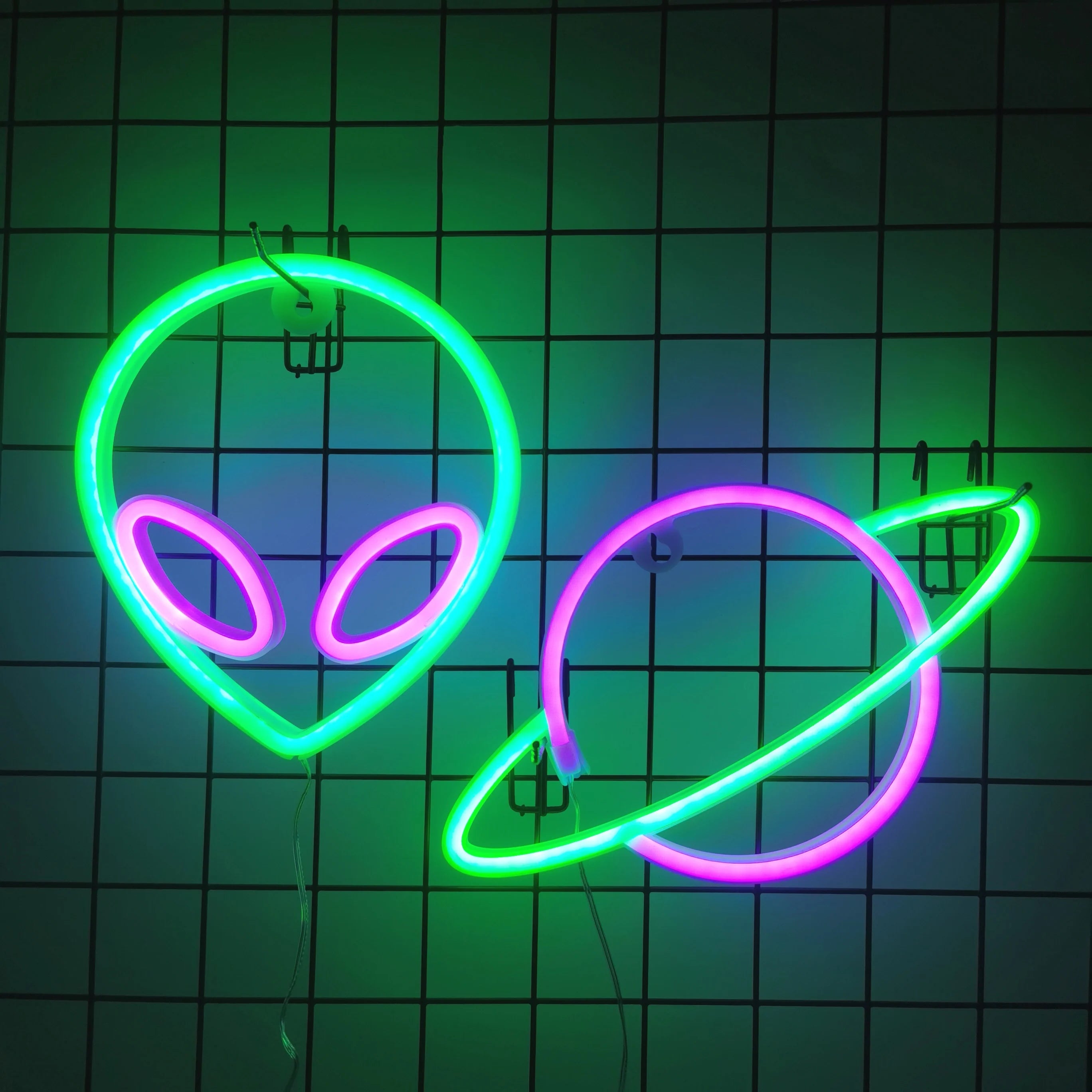 Halloween Bat Spirit LED Neon Wall Decor for Party Gift - Terrifying Atmosphere - USB or Battery Powered